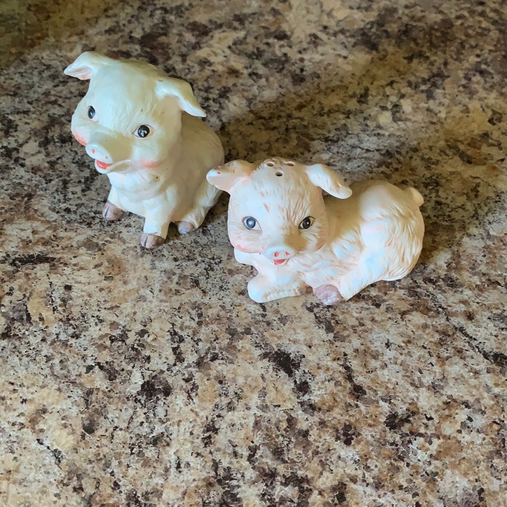Porcelain Pigs salt and pepper shakers